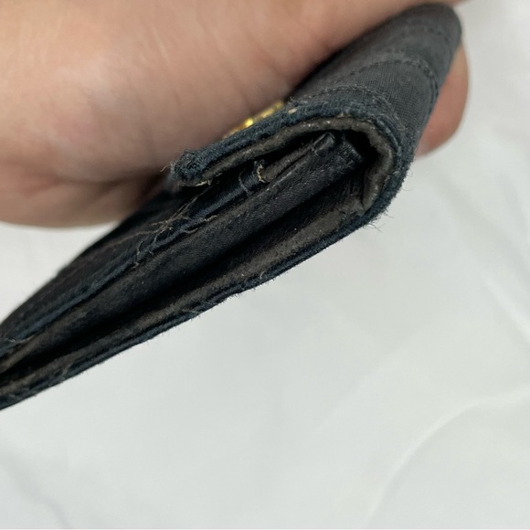 Chanel compact diamond quilted wallet - Picture 13 of 15